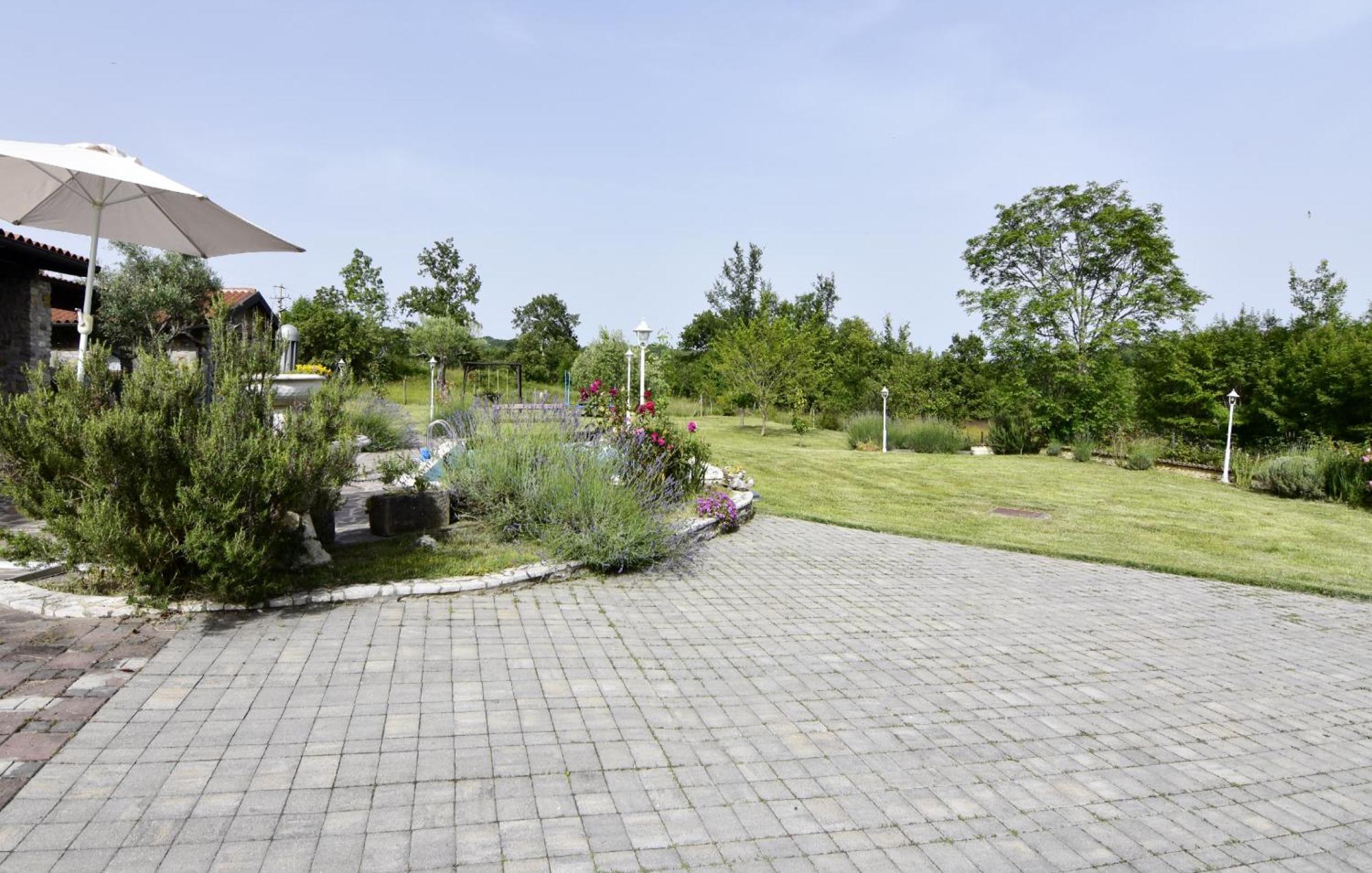 Vila Vesna グロジュニャン エクステリア 写真